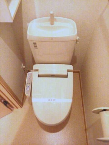 ラシーヌ　ＩＴＯ　Ｂのトイレ|嬉しい温水洗浄便座付き♪