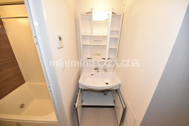 プレサンス阿波座駅前