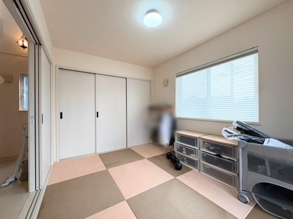 大字千歳　中古の和室|和室は多用途に使えるので、お子様の遊び場としても、ご家族や友人の集まりにも対応できます。ゆっくりとくつろぐスペースとしても活用できます。