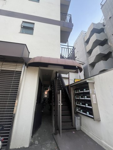 西麻布Ｂ．Ｇ．Ａのエントランス