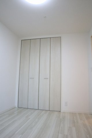 アルファステイツ中前川町Ⅱの洋室|洋室5.0帖のクローゼット