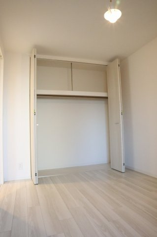 アルファステイツ中前川町Ⅱの収納|洋室6.0帖のクローゼット