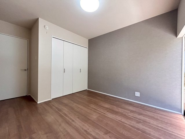 RESET HOUSE－リセットハウス－直方市大字頓野の洋室|クローゼット付き洋室♪
【直方市・リノベーション中古戸建】