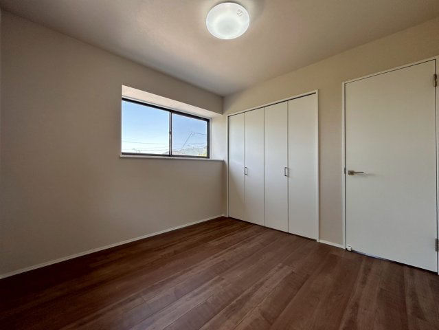 RESET HOUSE－リセットハウス－直方市大字頓野の洋室|クローゼット付き洋室♪
【直方市・リノベーション中古戸建】