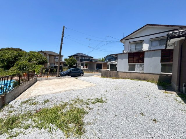 RESET HOUSE－リセットハウス－直方市大字頓野の駐車場|駐車場スペースも広々♪
【直方市・リノベーション中古戸建】