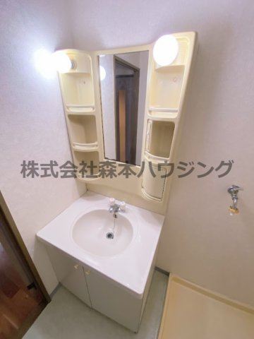 【独立洗面台】 | 　グランドヴィラ香里 | 独立洗面台、朝の身支度には欠かせません