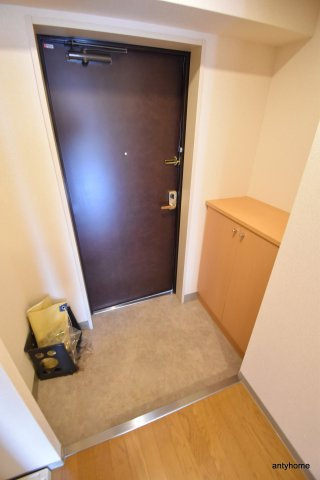 プルミエールメゾン江坂　仲介手数料無料の玄関