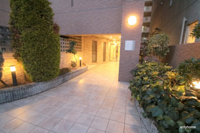 プルミエールメゾン江坂　仲介手数料無料のエントランス
