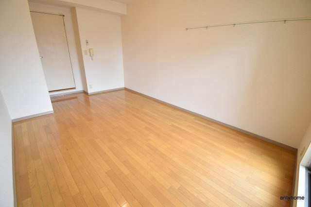 プルミエールメゾン江坂　仲介手数料無料の洋室