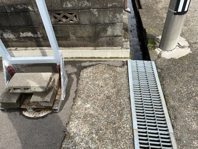 三島町月極駐車場の周辺|グレーチング