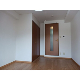 床が落ち着いた色合いで、とても綺麗です！