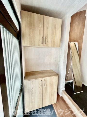 東大阪市吉田１丁目のテラスの収納|玄関収納