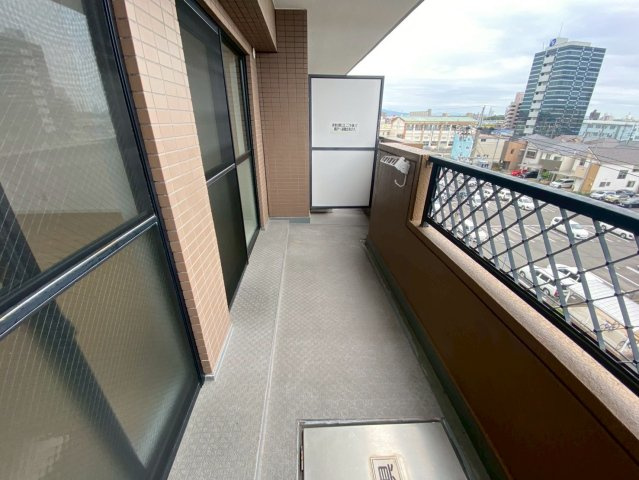 アコール小幡のバルコニー|陽当たりの良い南面バルコニーでお洗濯ものもよく乾きます♪