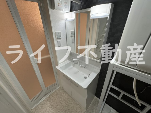 あんしん＋大蓮東08-1084の独立洗面台|独立洗面台、小物を置くことができて便利です