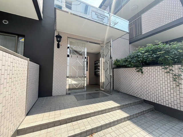 サンフォリスト日吉のエントランス