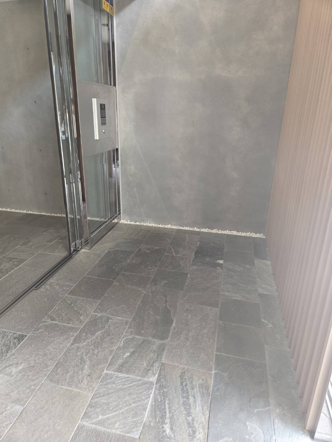 Totsu Residence Kaminarimonの外観