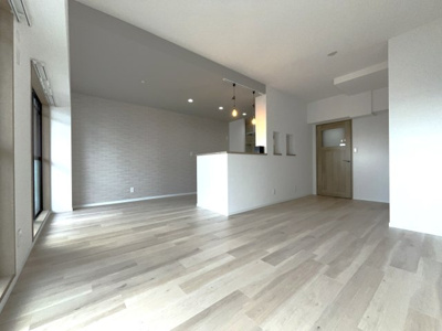 【居間・リビング】 | ロマネスク六ツ門