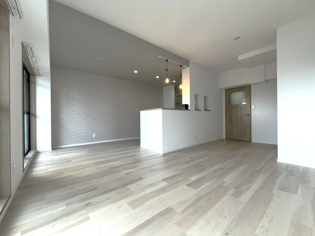 【居間・リビング】 | ロマネスク六ツ門