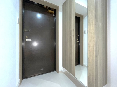 【玄関】 | ロマネスク六ツ門