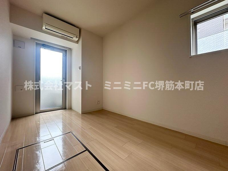 大阪市北区中津６丁目の賃貸マンションの洋室