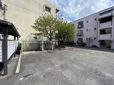 【駐車場】 | メゾンティック1