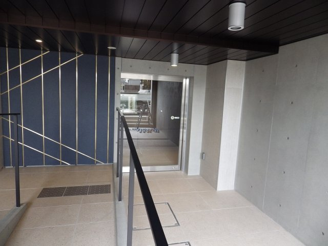 コンフォリア本駒込1丁目のエントランス