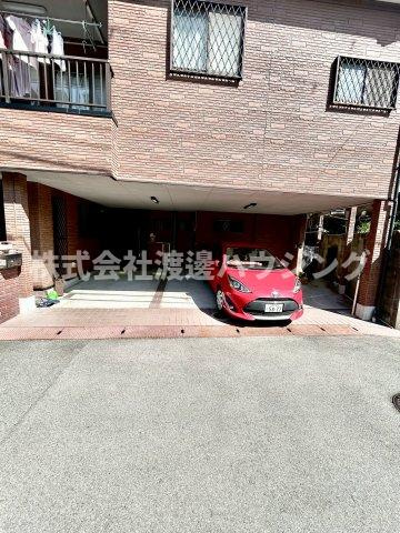 加納８丁目テラスハウスの駐車場