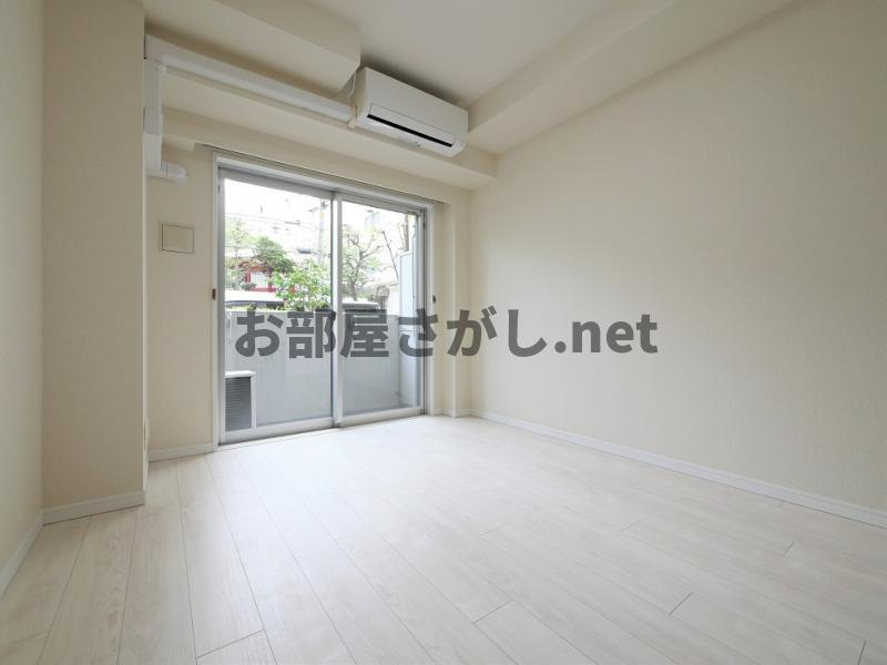 ラフィスタ品川ベイ【ペットOKのデザイナーズ／11月中旬入居可】の居間・リビング