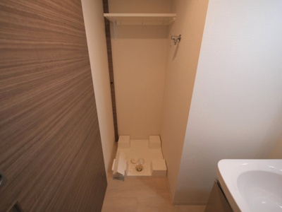 【設備】 | La Douceur梅田West | 洗濯機置き場です