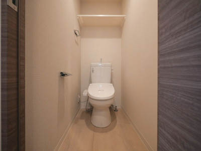 【トイレ】 | La Douceur梅田West | 落ち着いた色調のトイレです