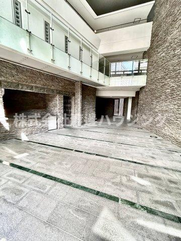 フォレステージュ江坂公園のエントランス