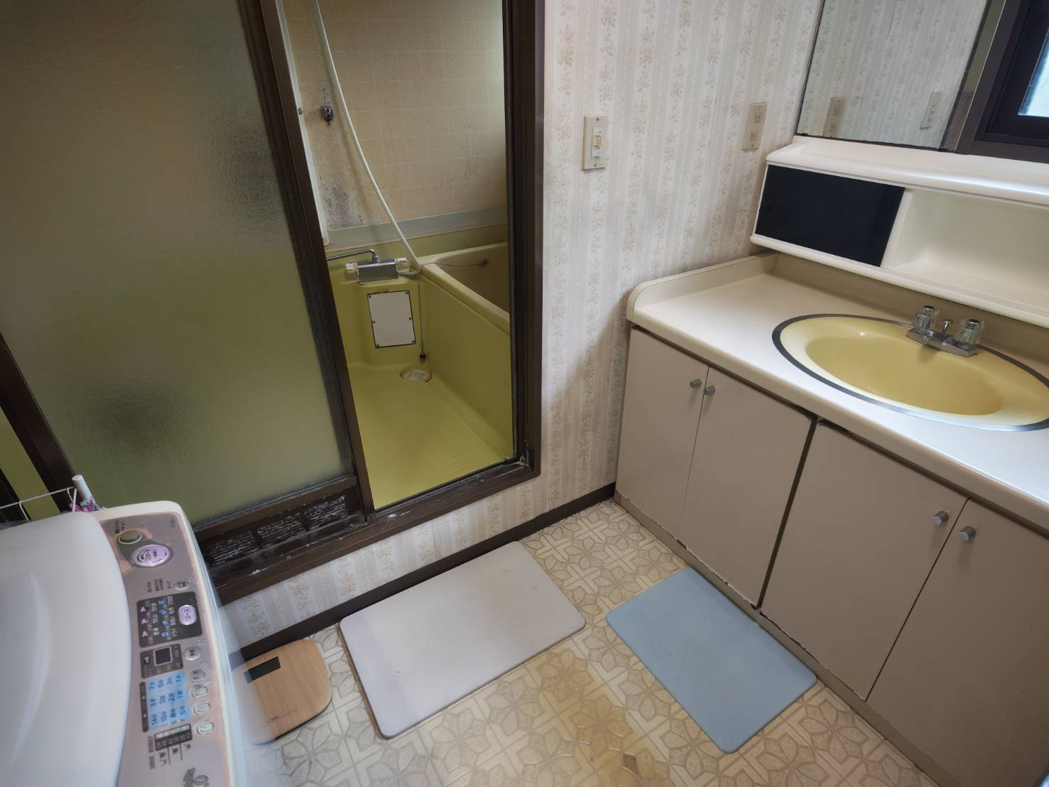 セキスイハイム施工　車庫付き　高根沢町　中古物件の脱衣所