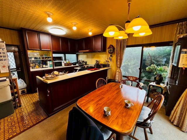 セキスイハイム施工　車庫付き　高根沢町　中古物件の居間・リビング