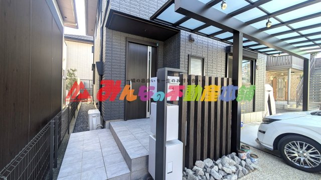 久留米市櫛原町の中古一戸建の玄関