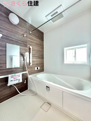 Heartful-Town 　栃木市本町１期　２号棟の浴室|梅雨の時期は大活躍の浴室乾燥機！家族の数だけ増える洗濯物もしっかり乾かせます
