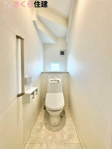 Heartful-Town 　栃木市本町１期　２号棟のトイレ|トイレは各階完備。夜、トイレに起きても、2階の寝室から1階のトイレに降りる必要はありません。