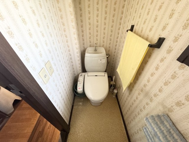 広々とした豪華な戸建て♪広大な土地　越生町上野のトイレ|落ち着いた色調のトイレです