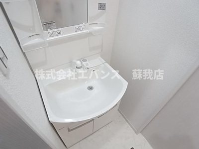 【独立洗面台】 | フォルビテッツァ松ヶ丘 | 独立洗面化粧台が付いています