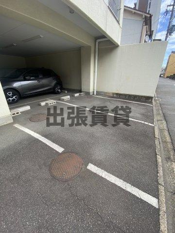 仲介手数料0円！！エステイト柴田の駐車場