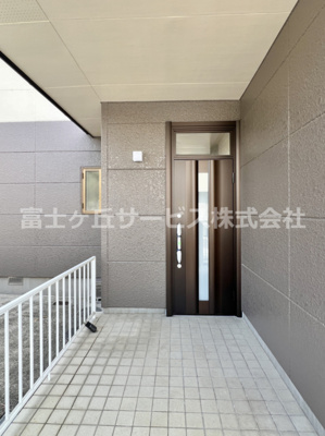 【エントランス】 | 三島市徳倉 中古戸建て | エントランスです