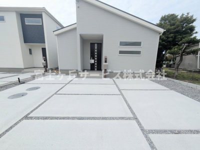 【駐車場】 | 浜松市中央区白鳥町 新築一戸建て 1号棟 | ３台駐車可能です