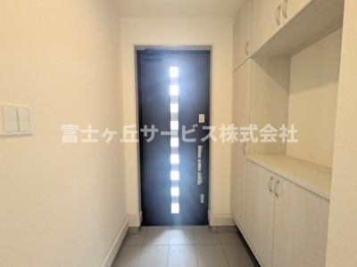 【玄関】 | 浜松市中央区白鳥町 新築一戸建て 1号棟 | 玄関です