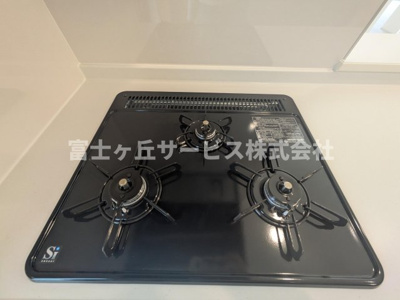 【その他】 | 浜松市中央区白鳥町 新築一戸建て 1号棟 | 3口コンロがあります