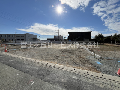 【外観】 | 浜松市中央区白鳥町 新築一戸建て 2号棟 | 現在建築中の外観画像です。ご内覧は同じメーカーの完成物件へご案内いたしますので、いつでもご相談ください！