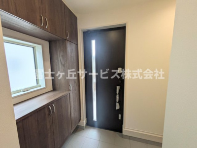【玄関】 | 浜松市中央区白鳥町 新築一戸建て 2号棟 | 玄関です