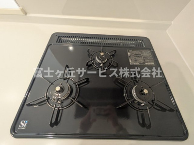 【その他】 | 浜松市中央区白鳥町 新築一戸建て 3号棟 | 3口コンロがあります