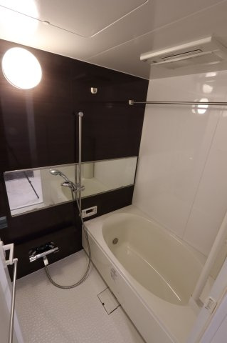 アルファステイツ母衣町Ⅱの浴室|浴室乾燥機付き！雨の日のお洗濯も安心です！