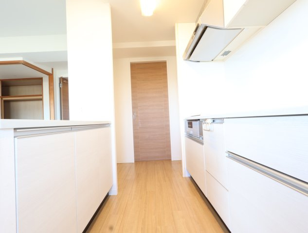 アルファスマート東福原のその他|サニタリーからキッチンを通ってバルコニーへ出ることができます！