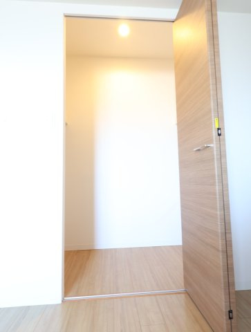 アルファスマート東福原の収納|南側洋室6帖　クローゼット