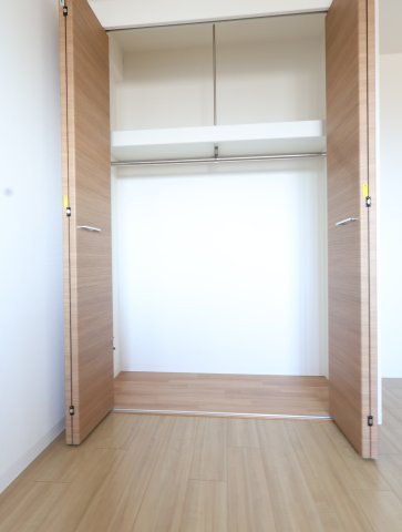 アルファスマート東福原の収納|北側洋室6帖　クローゼット